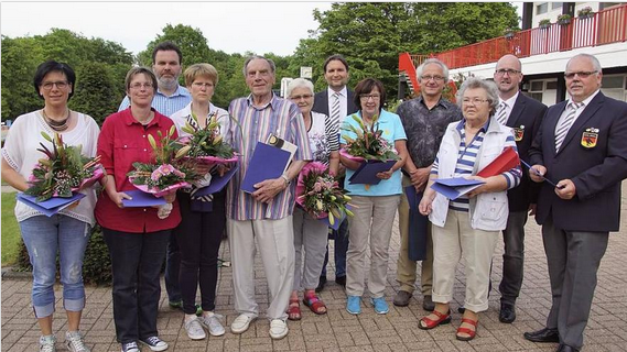 Die Ortsgruppe der DLRG Niederkrüchten ehrte ihre langjährigen Mitglieder. Foto: Offermanns